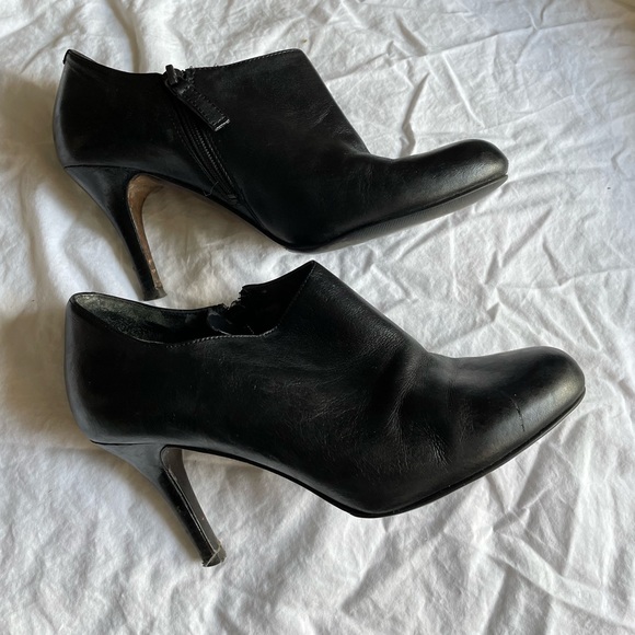 Cole Haan Black Leather Heels Size 7B - Picture 1 of 7